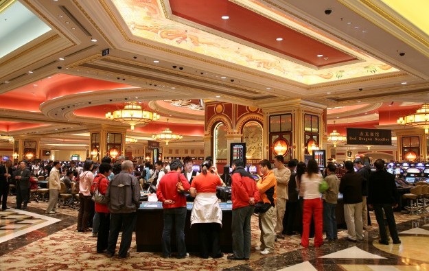 Third of Macau gamblers spend under US$125: survey