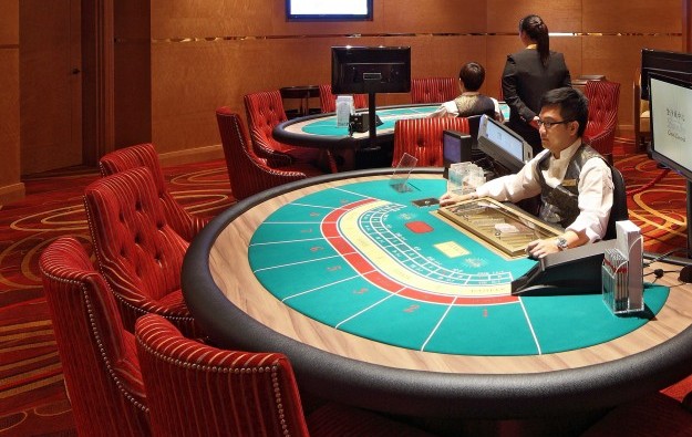 Macau casino dealer tally up nearly 5pct in 2Q