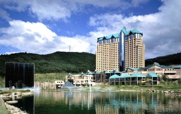 Kangwon Land restarts casino operations on limited basis