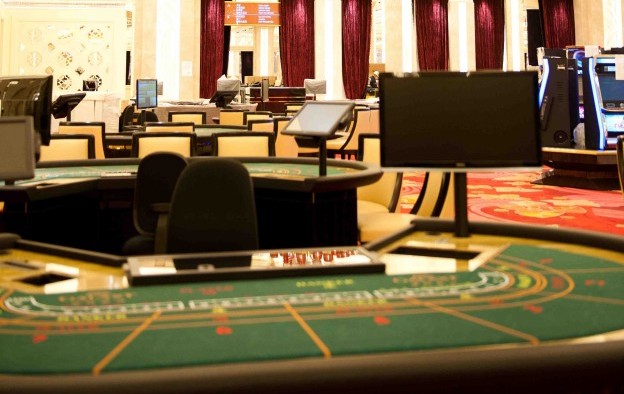 Macau legislators approve off-duty casino entry ban