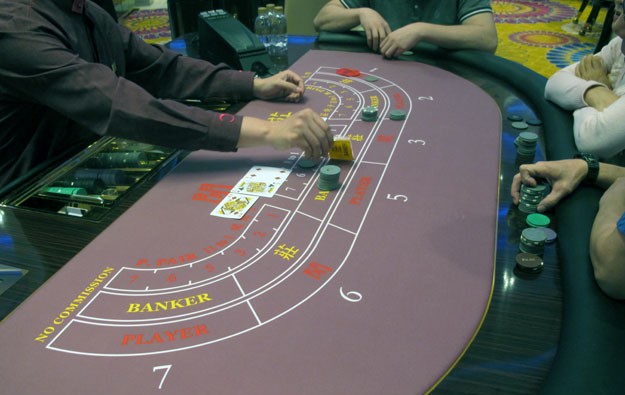 11 Macau labour groups back casino staff gambling ban