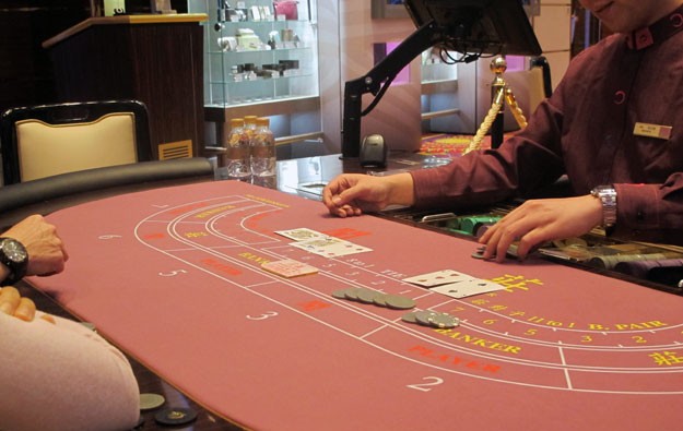 Number of Macau casino dealers lowest in 3 years