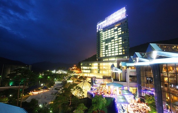 Kangwon Land casino capacity doubles, under 50pct of max