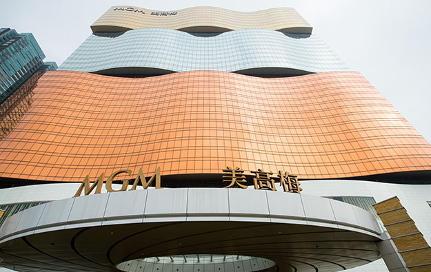 MGM China to pay month-salary staff bonus around CNY