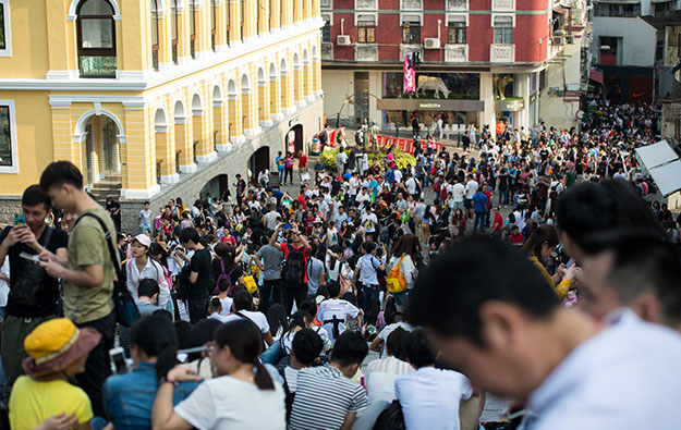 Macau Golden Week visitor tally up 12 pct first 7 days
