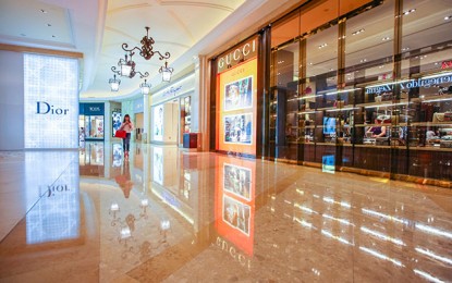 Macau 1Q retail sales nearly halved: govt
