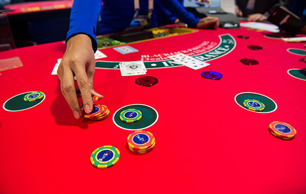 Brokers detect slowing of Macau casino GGR flow in August