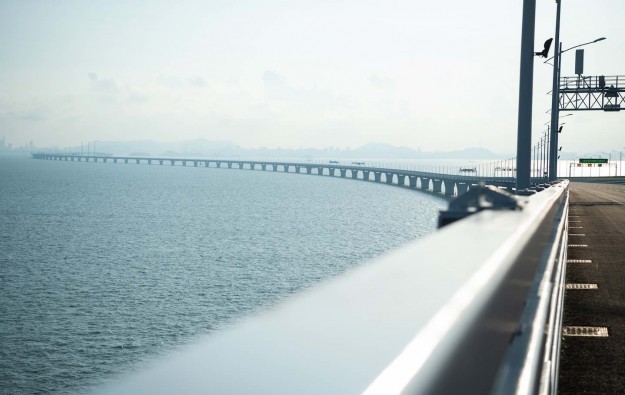 Guangdong govt halts short weekend trips via HKZM Bridge