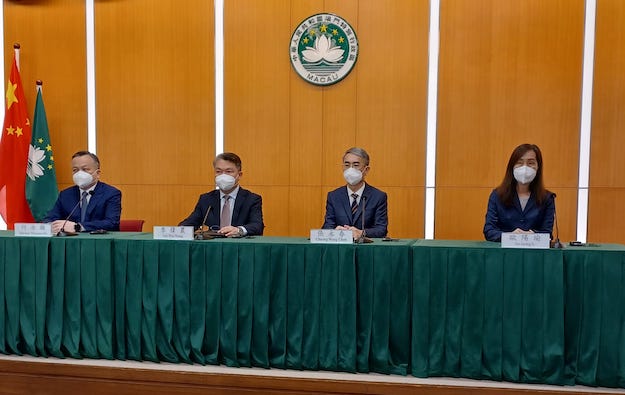 Macau tender panel aims Jan 1 start on new gaming licences