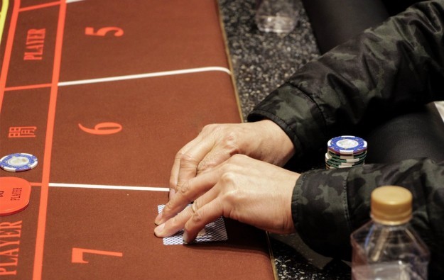 Woman's Help 5 dollar deposit casino guide to Blackjack