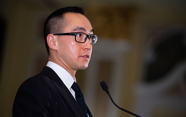 Lawrence Ho menganugerahkan AS juta dalam saham Melco Resorts