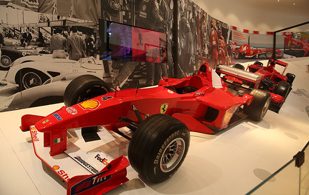Melco nitih tema mobil, mbukak pameran Ferrari ing CoD Macau