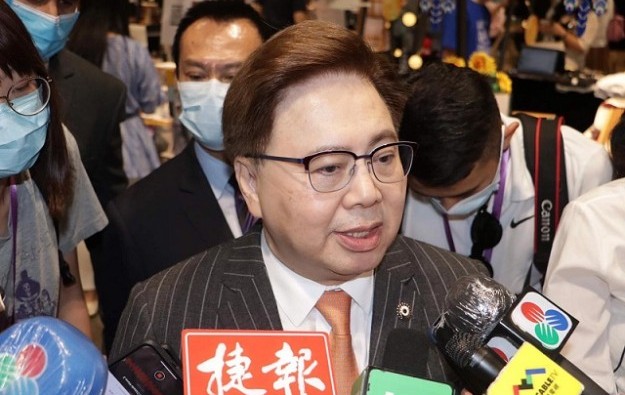 Presiden Sands China Wong membantah gugatan oleh mantan majikan